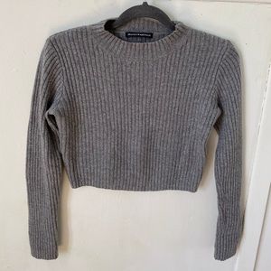 Brandy Melville long sleeve crop top sweater